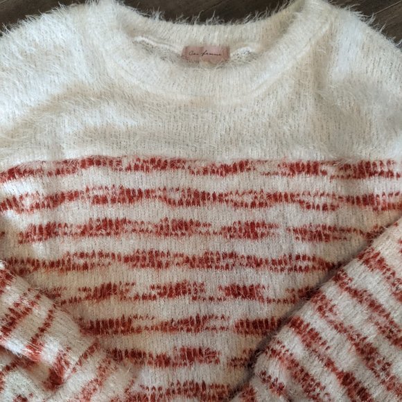 Fuzzy Red & White Stripes Crewneck Sweater - Picture 4 of 7